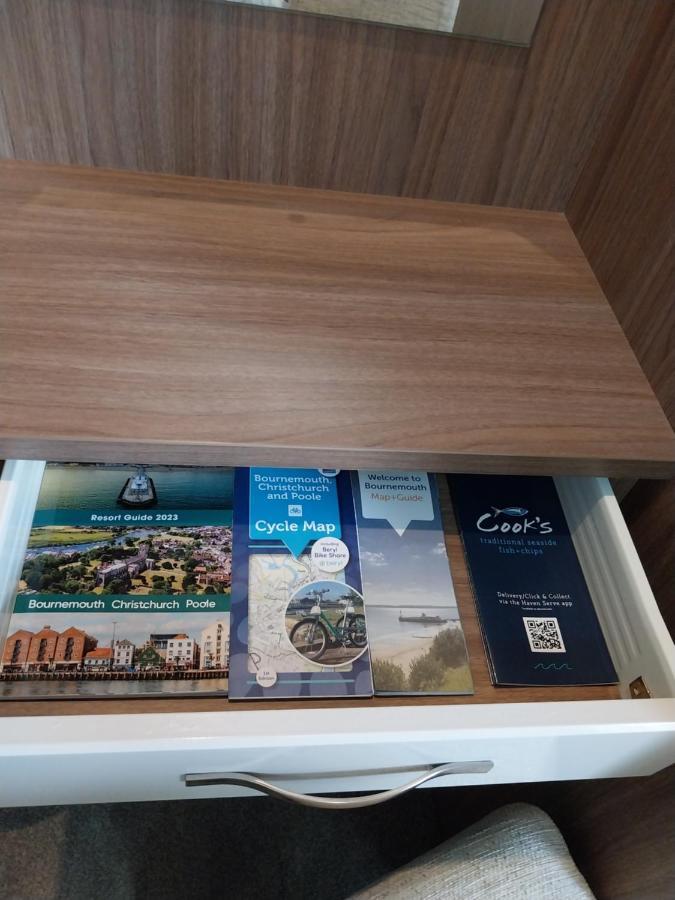 فيلا Family Breaks At Rockley Park With Prosecco And A Box Of Chocolates On Arrival بول المظهر الخارجي الصورة